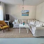 Sentralt I Terrasse Med Fjordutsikt Hébergement de vacances Sogndal