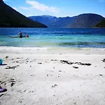 Hébergement de vacances Sentralt I Terrasse Med Fjordutsikt Sogndal