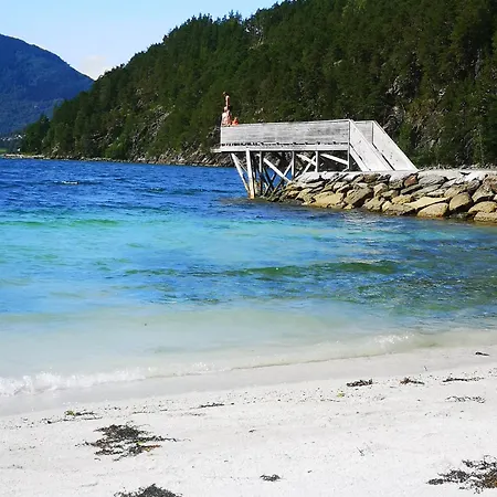 Sjarmerende Perle Med Utsikt Mot Fjorden Sogndal