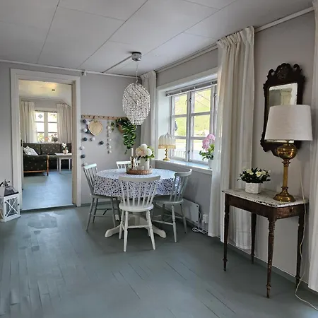Prázdninový dům Sentralt I Terrasse Med Fjordutsikt Sogndal
