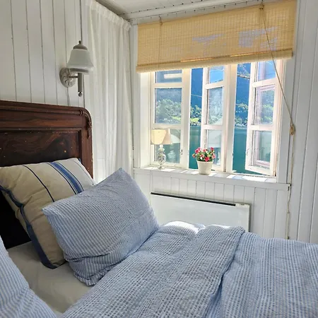 Sentralt I Terrasse Med Fjordutsikt Prázdninový dům Sogndal