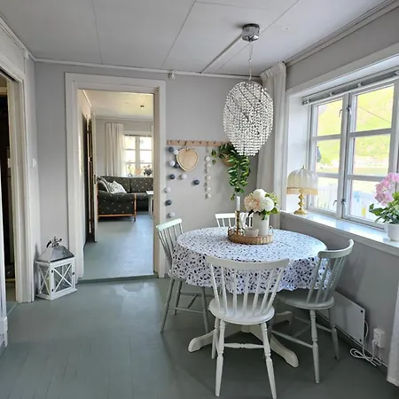 Hébergement de vacances Sentralt I Terrasse Med Fjordutsikt Sogndal