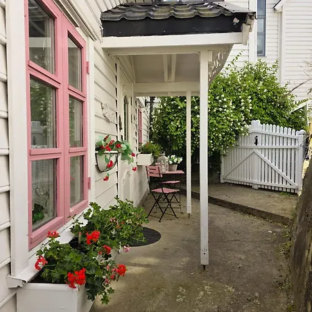 Hébergement de vacances Sentralt I Terrasse Med Fjordutsikt