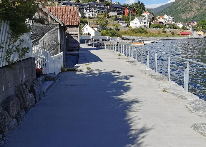 Hébergement de vacances Sentralt I Terrasse Med Fjordutsikt *